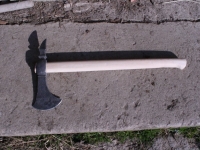 Ručně kovaný tomahawk 001